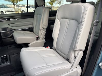 2026 Jeep Grand Wagoneer - Photo 49