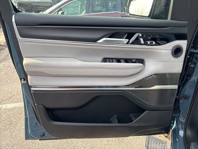 2026 Jeep Grand Wagoneer - Photo 64