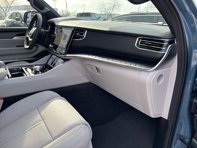 2026 Jeep Grand Wagoneer - Photo 60