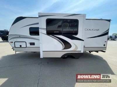 2021 Cougar Half-Ton 22RBS — interior view