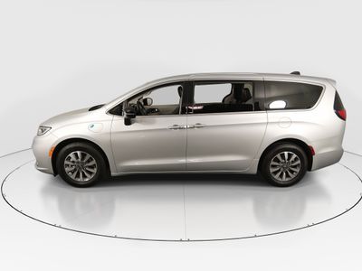 2024 Chrysler Pacifica — interior view