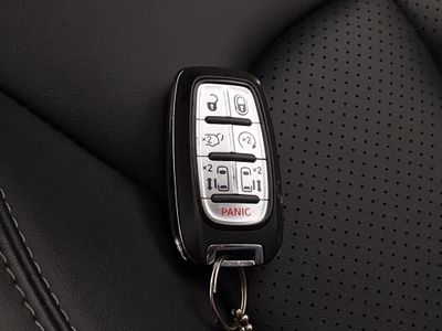 2024 Chrysler Pacifica — photo 15 view