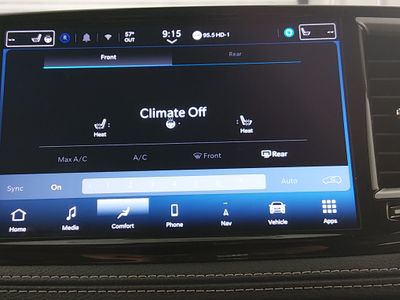 2024 Chrysler Pacifica — photo 18 view