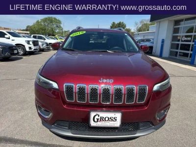 2019 Jeep Cherokee — rear three-quarter view