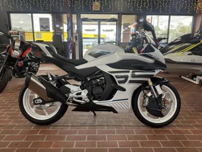 2026 CFMOTO 450SS — front three-quarter view