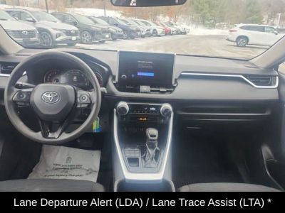 2023 Toyota RAV4 LE - Photo 16