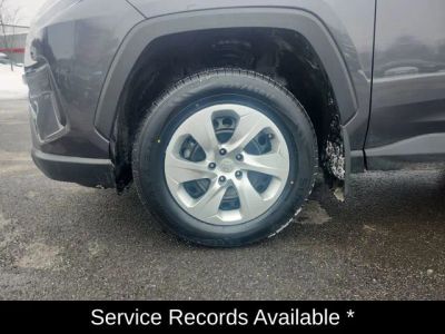 2023 Toyota RAV4 LE - Photo 10