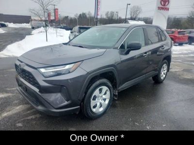 2023 Toyota RAV4 LE - Photo 8