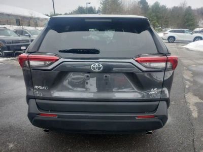 2023 Toyota RAV4 LE - Photo 5