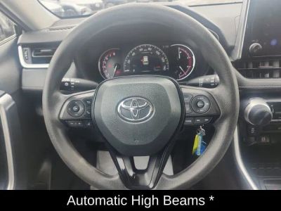 2023 Toyota RAV4 LE - Photo 18