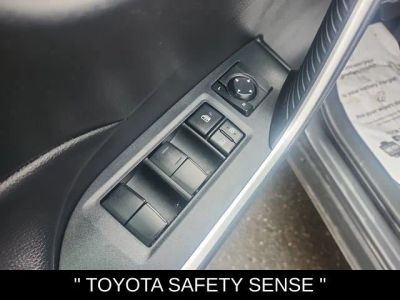 2023 Toyota RAV4 LE - Photo 14
