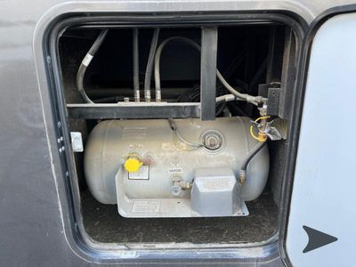2022 Winnebago Adventurer - Photo 10