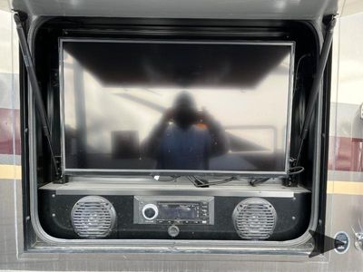 2022 Winnebago Adventurer - Photo 7