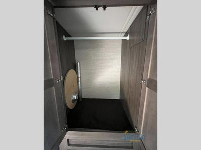 2021 Winnebago Vista - Photo 12