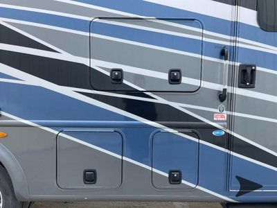 2024 Thor Motor Coach Magnitude — photo 15 view