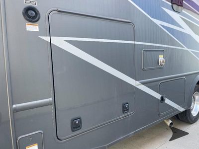 2024 Thor Motor Coach Magnitude — photo 7 view