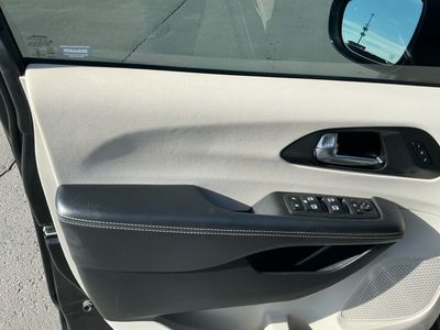 2021 Chrysler Pacifica - Photo 15