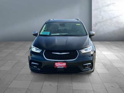 2021 Chrysler Pacifica - Photo 2