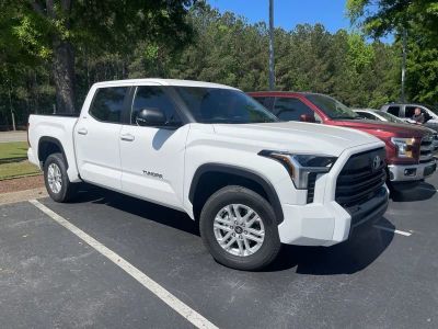 2025 Toyota Tundra SR5 - Photo 2