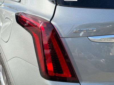 2024 Cadillac XT5 — photo 10 view