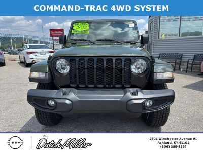 2022 Jeep Gladiator — side profile view