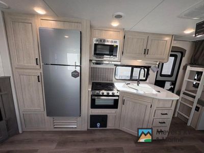 2026 Coachmen RV Catalina Legacy Edition - Photo 13