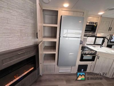 2026 Coachmen RV Catalina Legacy Edition - Photo 16
