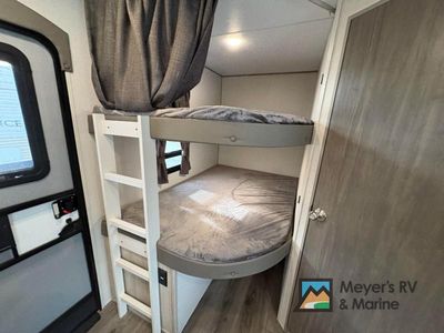 2026 Coachmen RV Catalina Legacy Edition - Photo 28