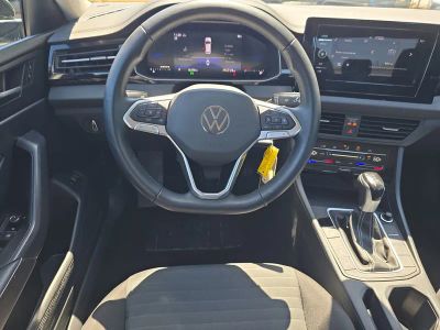 2025 Volkswagen Jetta — photo 13 view