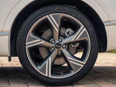 2025 Genesis GV80 — photo 16 view