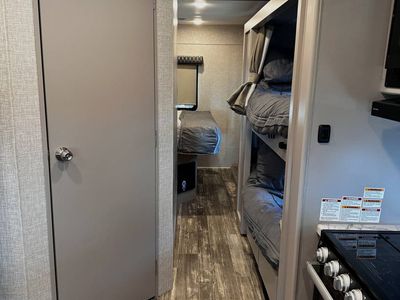 2023 Thor GENEVA 31VA - Photo 29