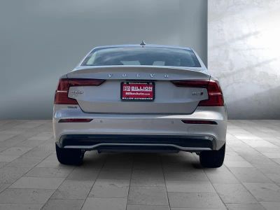 2024 Volvo S60 — detail view