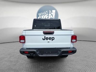 2026 Jeep Gladiator — detail view