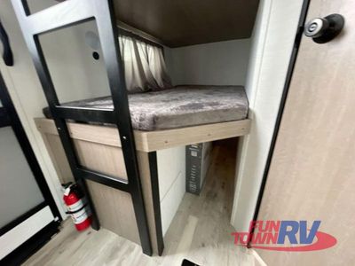 2025 Gulf Stream RV Yellowstone Ranch Edition — photo 24 view