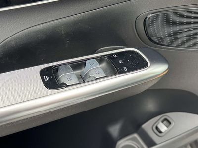 2026 Mercedes-Benz GLC — photo 18 view