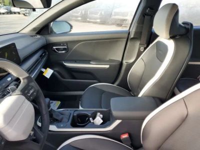 2025 Kia K4 — photo 8 view