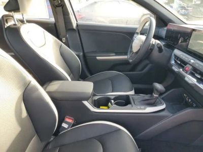 2025 Kia K4 — photo 32 view