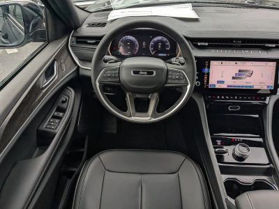 2026 Jeep Grand Cherokee — photo 16 view