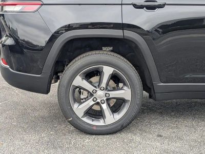 2026 Jeep Grand Cherokee — photo 12 view