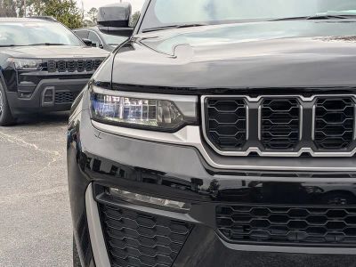 2026 Jeep Grand Cherokee — photo 10 view