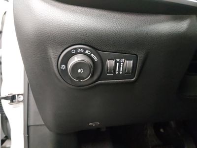 2024 Jeep Compass — photo 13 view