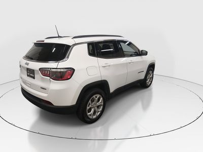 2024 Jeep Compass — photo 7 view