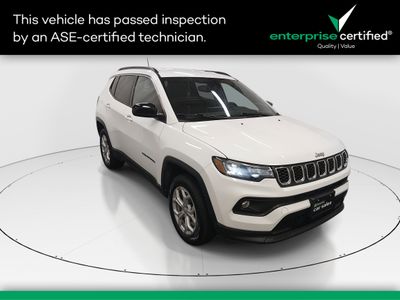 2024 Jeep Compass Latitude 4x4 — front three-quarter view