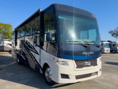 2023 Newmar BAY STAR — front three-quarter view