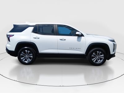2026 Chevrolet Equinox — photo 8 view