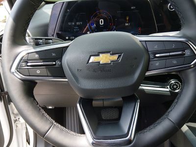 2026 Chevrolet Equinox — photo 12 view