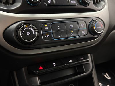 2019 Chevrolet Colorado - Photo 12