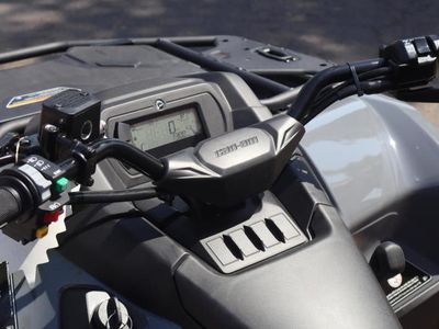 2026 Can-Am Outlander DPS 700 - Photo 12