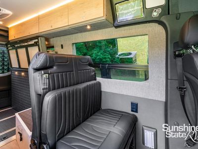 2025 Storyteller Overland - Photo 6