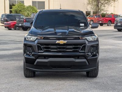 2024 Chevrolet Colorado — photo 8 view